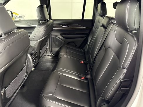 New 2025 Jeep Grand Cherokee Limited image 14