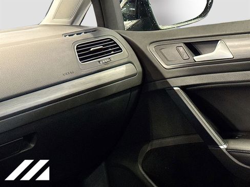 Used 2018 Volkswagen Golf SE FWD image 25