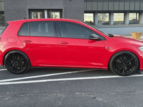 Used 2018 Volkswagen Golf R 4-Door AWD/4WD image 2