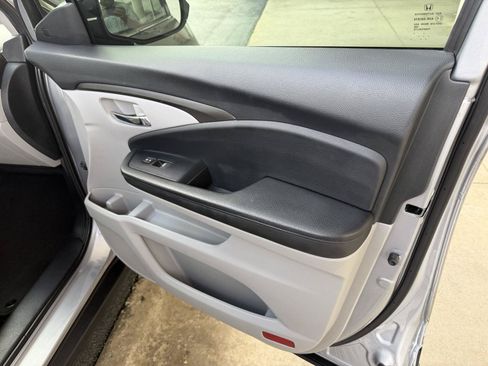 Used 2021 Honda Pilot Special Edition image 17