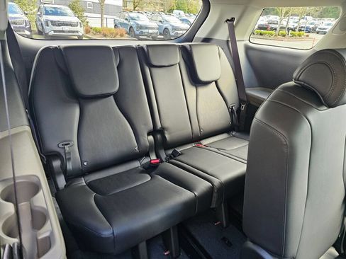 New 2026 Kia Carnival FWD image 29