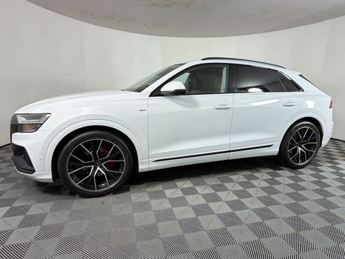 Used 2022 Audi Q8 Prestige w/ Prestige Package image 2