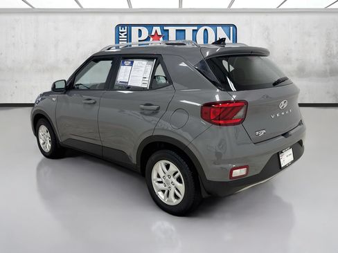Used 2020 Hyundai Venue SEL FWD image 5