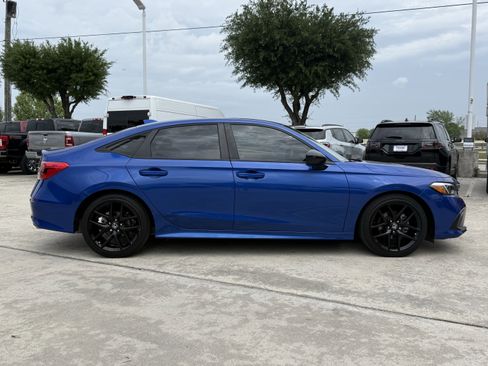 Used 2024 Honda Civic Sport image 3