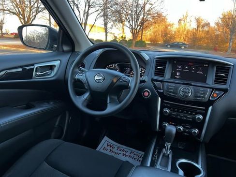 Used 2020 Nissan Pathfinder S image 30