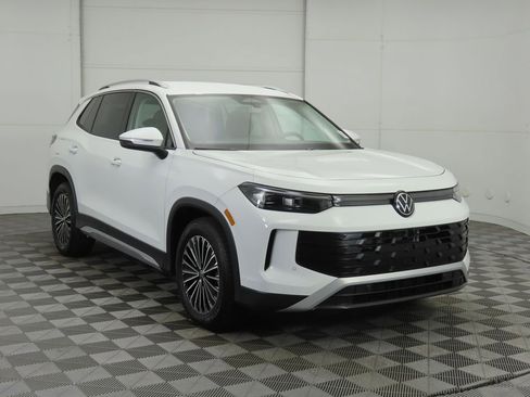 New 2026 Volkswagen Tiguan S FWD image 3