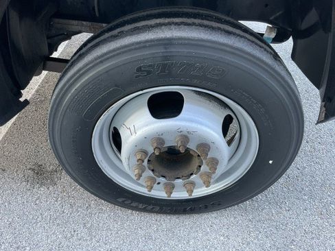 Used 2017 RAM 4500 Tradesman w/ Chrome Appearance Group image 14