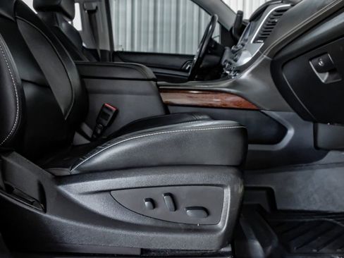Used 2019 GMC Yukon SLT w/ Open Road Package image 32