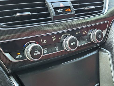 Used 2018 Honda Accord Sport image 27