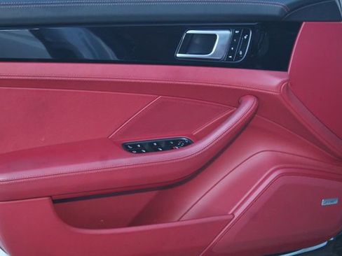 Used 2018 Porsche Panamera 4 image 23