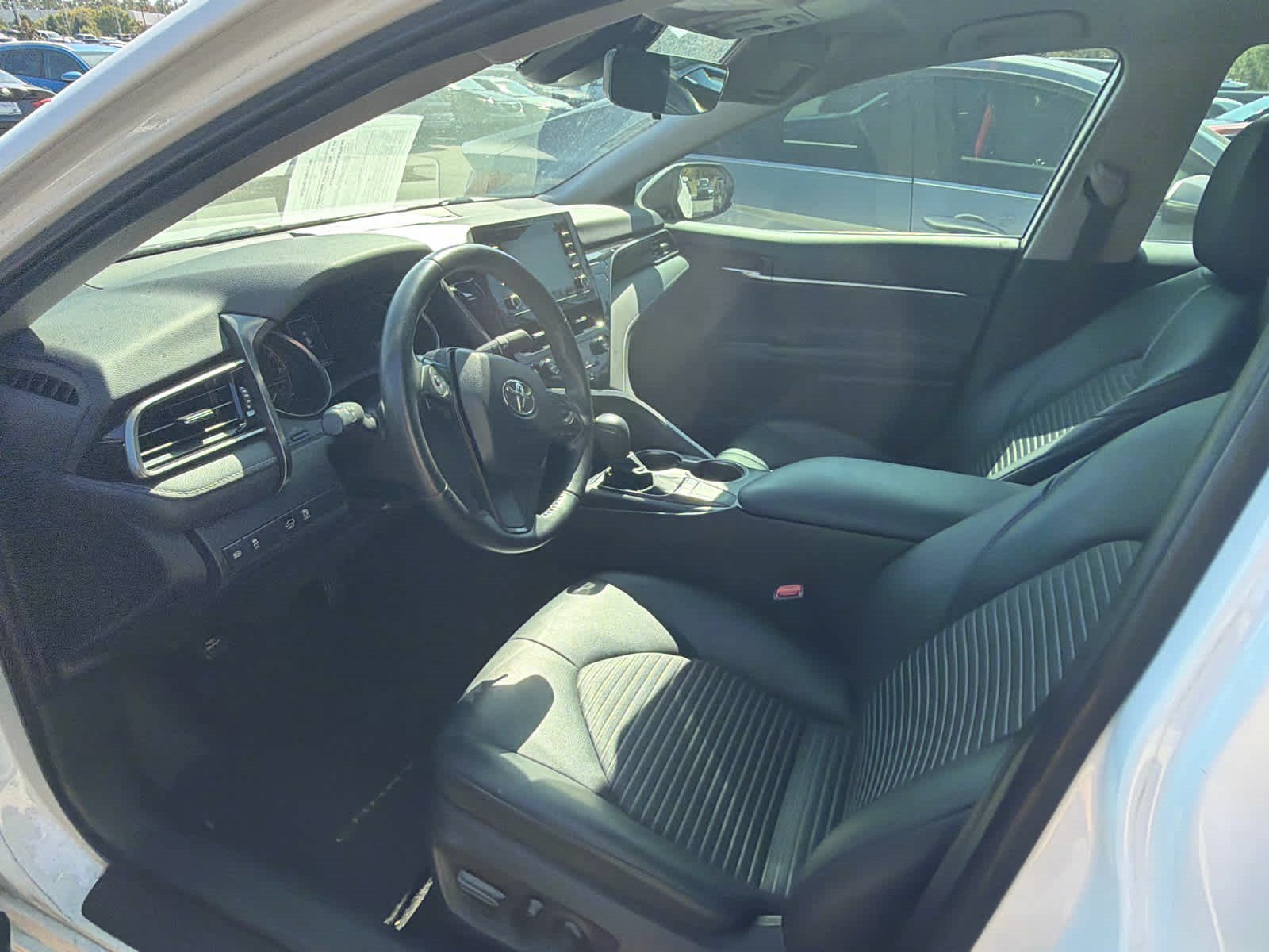 Used 2022 Toyota Camry SE FWD image 7