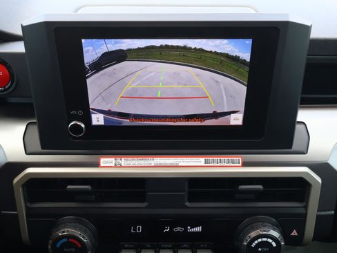 Used 2025 Toyota Tacoma TRD Off-Road AWD/4WD image 27