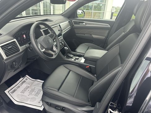 Used 2023 Volkswagen Atlas Cross Sport SE AWD/4WD image 12