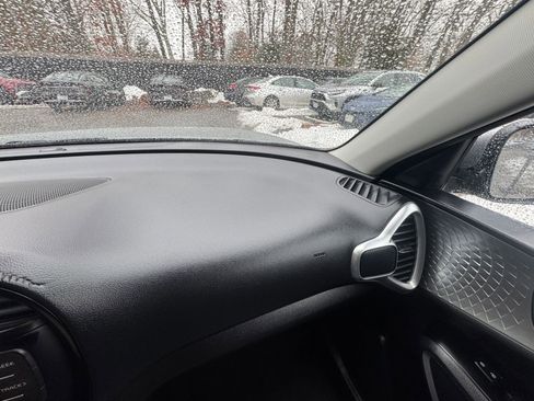 Used 2025 Kia Soul LX w/ LX Technology Package image 32