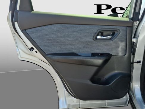 Certified 2023 Nissan Rogue SV AWD/4WD image 12