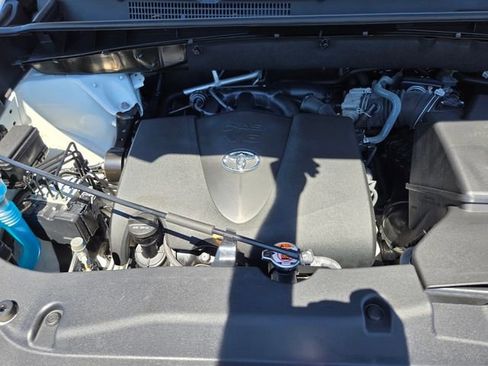 Used 2019 Toyota Highlander Limited AWD/4WD image 23
