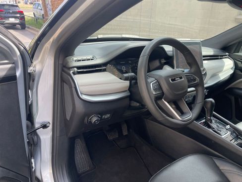 Used 2025 Jeep Compass Limited AWD/4WD image 35
