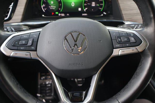 Certified 2024 Volkswagen Atlas SEL Premium R-Line AWD/4WD image 22