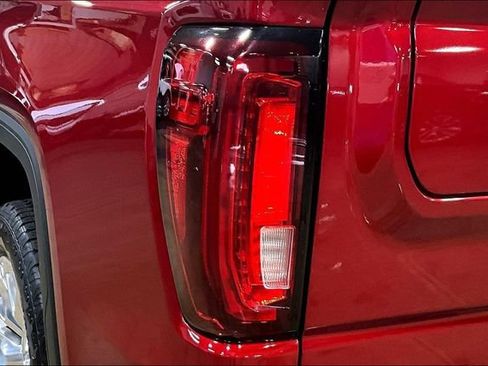 Used 2021 GMC Sierra 1500 SLT w/ SLT Premium Package AWD/4WD image 21