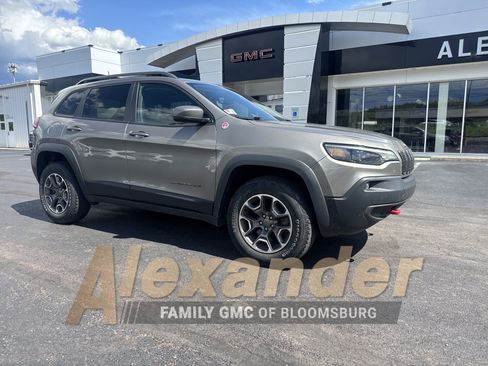 Used 2020 Jeep Cherokee Trailhawk w/ Comfort/Convenience Group AWD/4WD image 1
