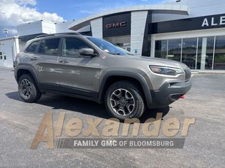 Used 2020 Jeep Cherokee Trailhawk w/ Comfort/Convenience Group AWD/4WD video 1