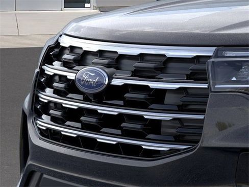 New 2025 Ford Explorer Active w/ Active Comfort Package image 17