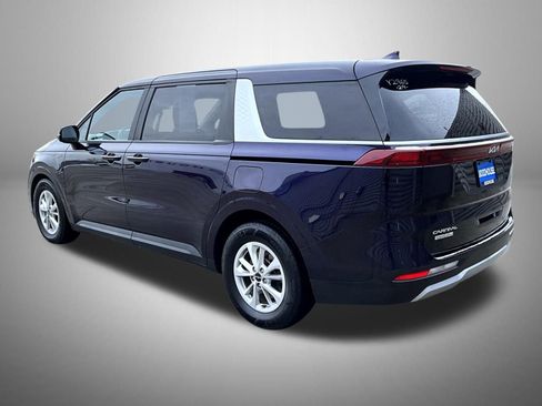 Used 2024 Kia Carnival LX image 7