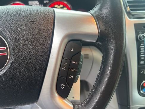 Used 2009 GMC Acadia SLT w/ Technology Package FWD image 28