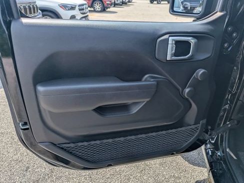 Used 2022 Jeep Wrangler Unlimited Sport AWD/4WD image 11