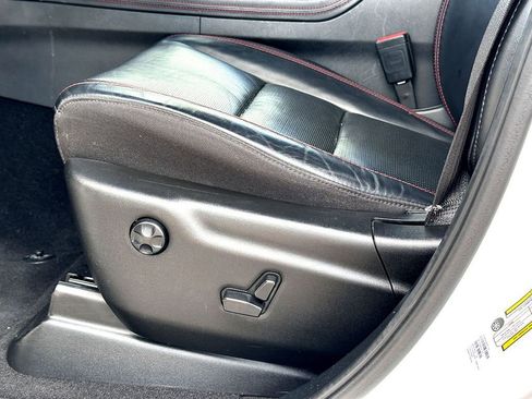 Used 2024 Dodge Durango GT image 11