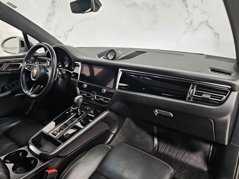 Used 2024 Porsche Macan Turbo image 15