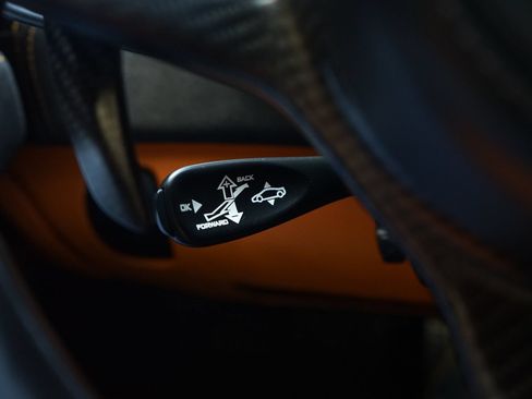 Used 2017 McLaren 570S RWD image 24