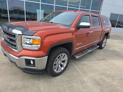 Used 2015 GMC Sierra 1500 SLT w/ SLT Crew Cab Value Package AWD/4WD image 3