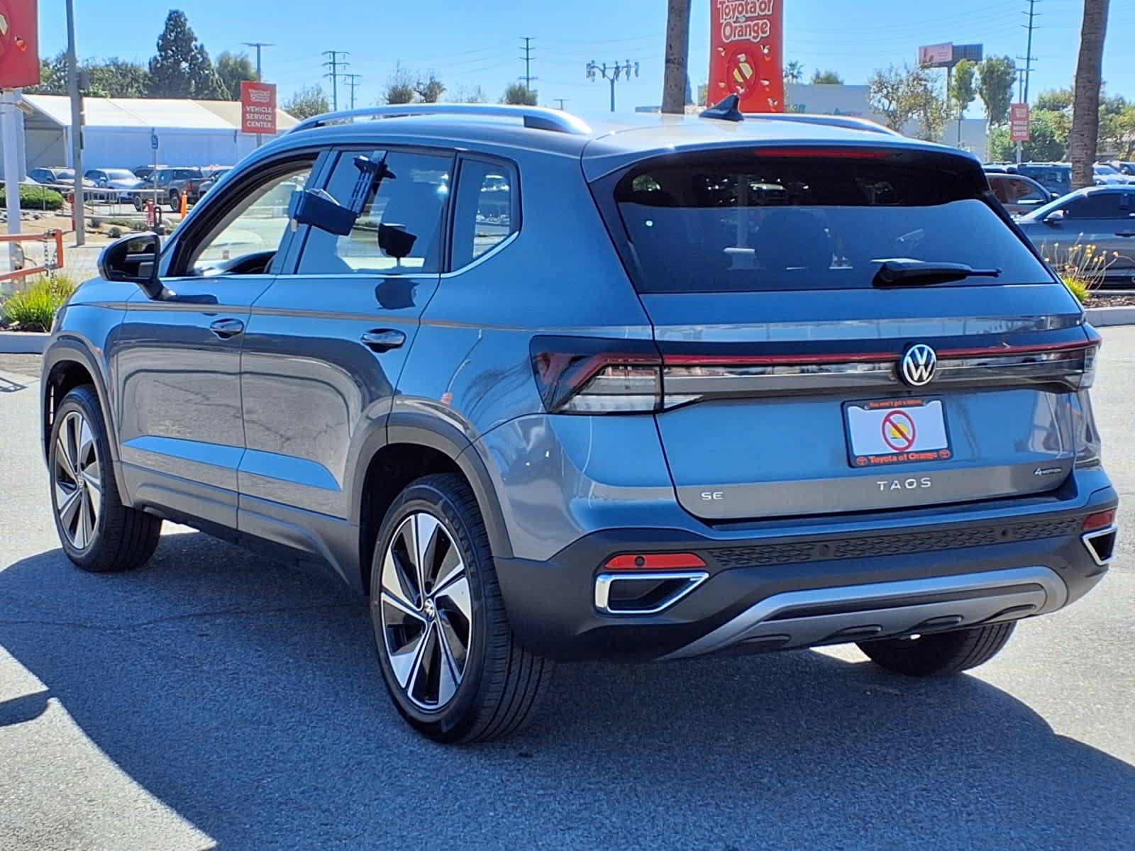 Used 2025 Volkswagen Taos SE AWD/4WD image 4