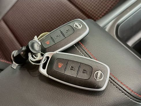 Used 2025 Nissan Kicks SR FWD image 21
