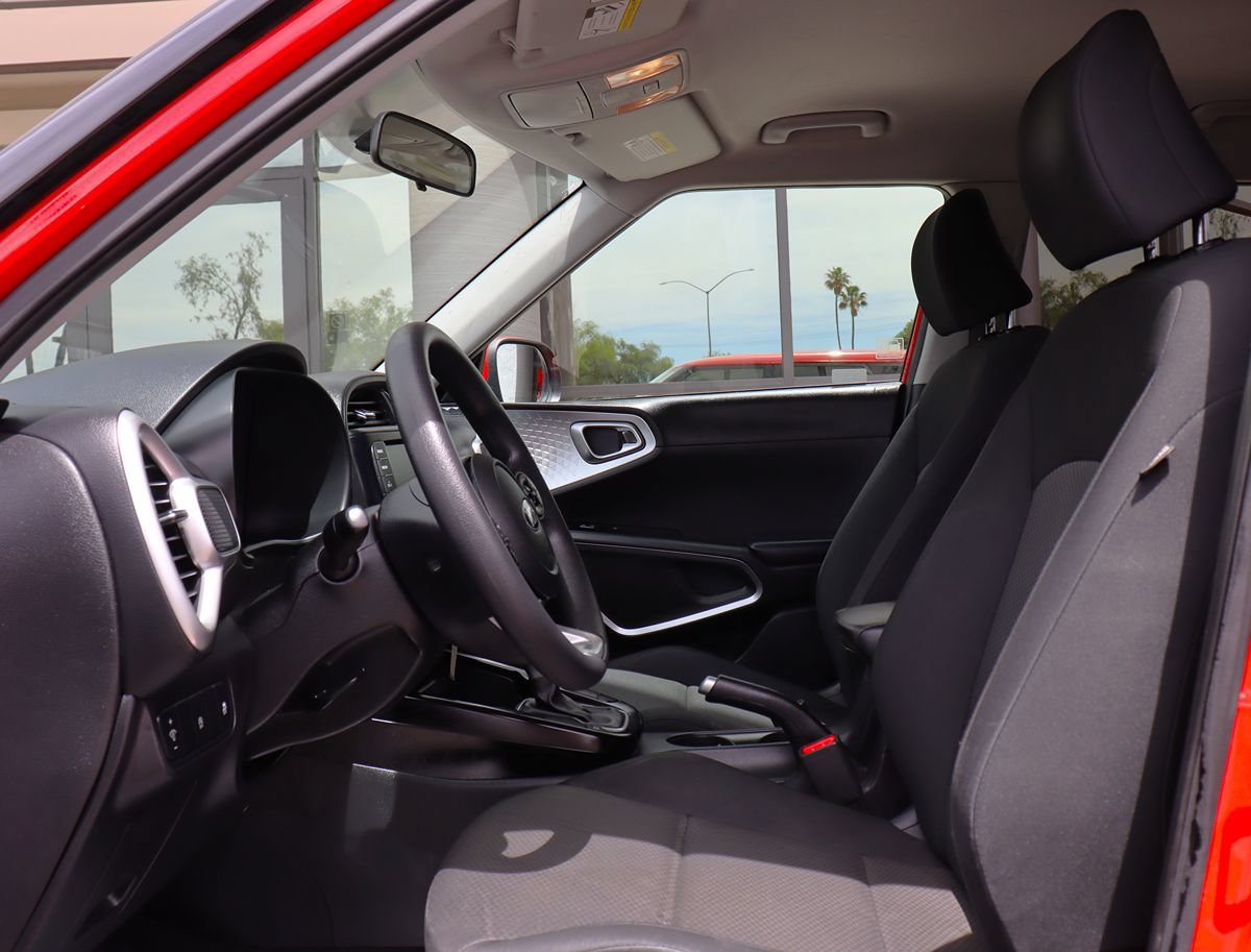 Used 2020 Kia Soul LX FWD image 38