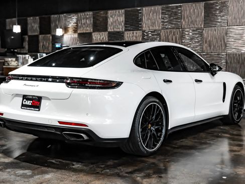 Used 2018 Porsche Panamera 4 w/ Premium Package Plus AWD/4WD image 8