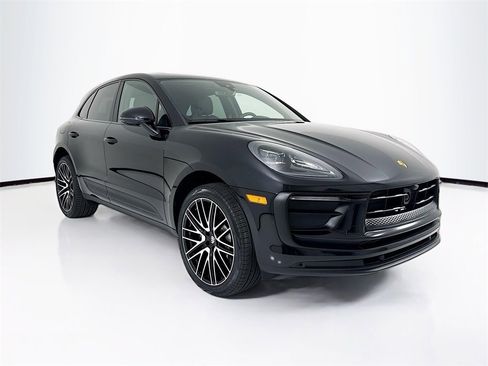 New 2025 Porsche Macan image 7