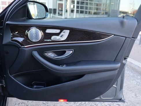 Used 2019 Mercedes-Benz E 450 4MATIC Sedan w/ Premium Package image 43