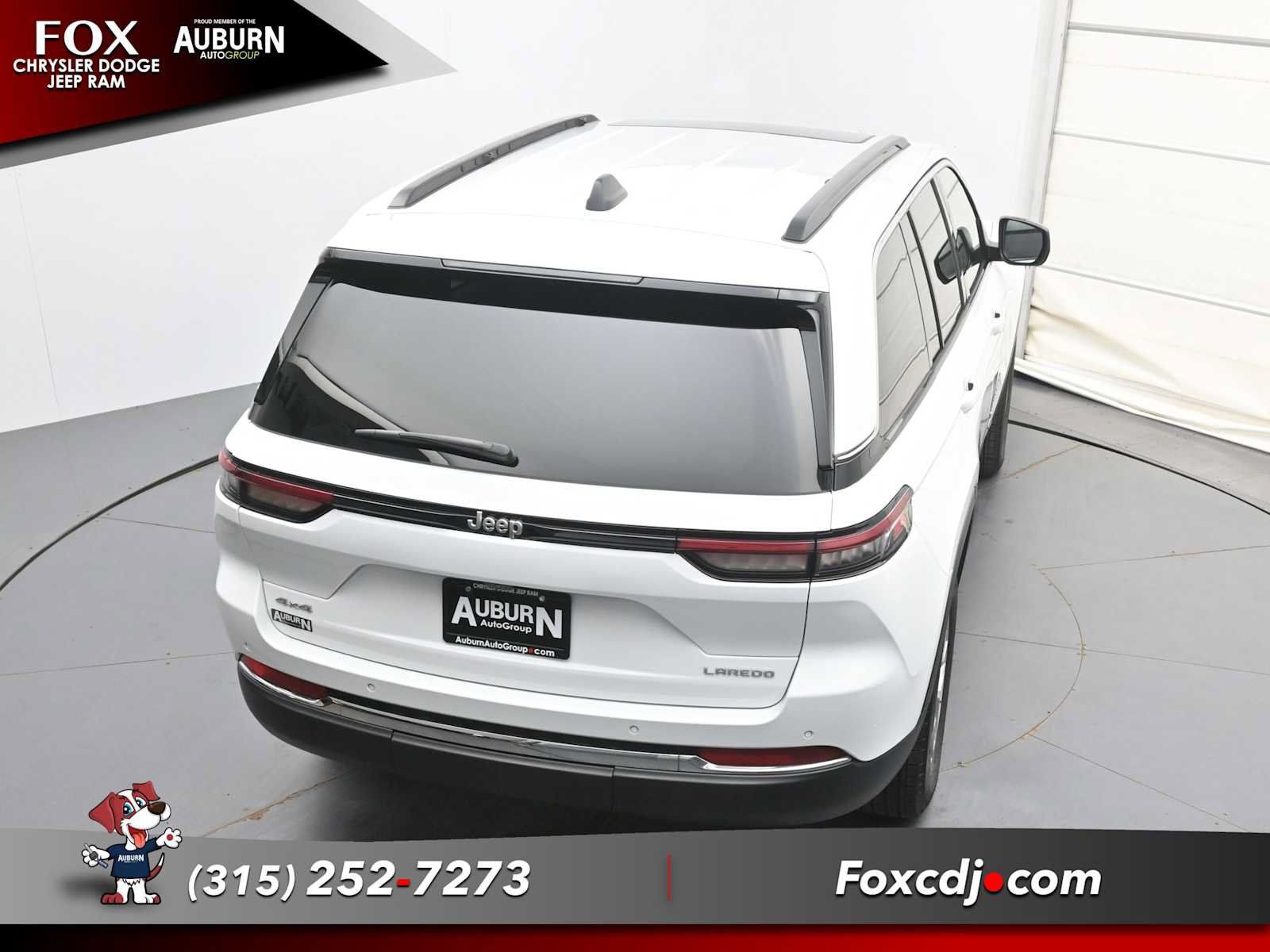 Used 2025 Jeep Grand Cherokee Laredo X w/ Luxury Tech Group I AWD/4WD image 33