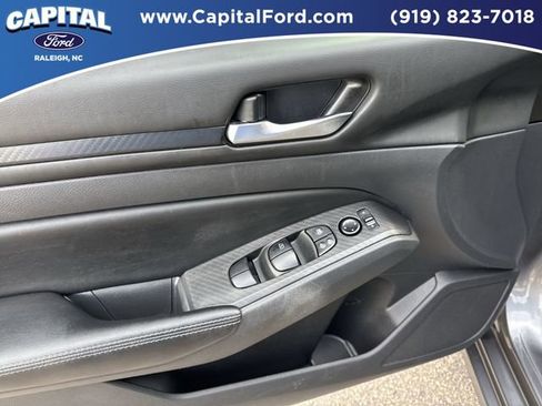 Used 2024 Nissan Altima 2.5 SV image 20