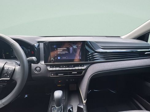 Used 2025 Toyota Camry LE w/ Convenience Package FWD image 14