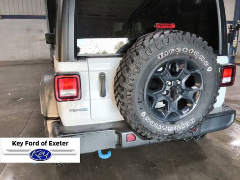 Used 2023 Jeep Wrangler Unlimited w/ Cold Weather Group AWD/4WD image 10