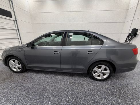 Used 2013 Volkswagen Jetta TDI FWD image 3