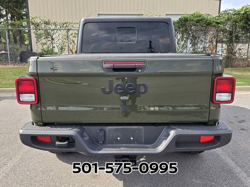 Used 2023 Jeep Gladiator Sport AWD/4WD image 4