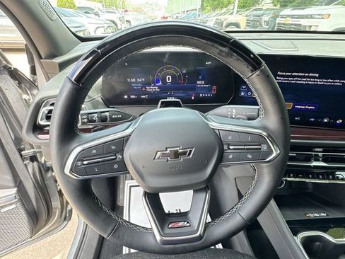 Certified 2024 Chevrolet Traverse Z71 w/ Enhanced Driving Package AWD/4WD image 13