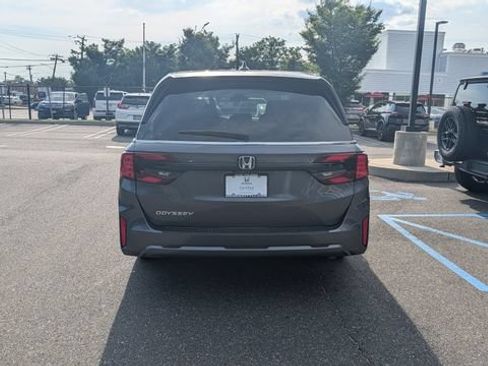 Certified 2026 Honda Odyssey EX-L image 6