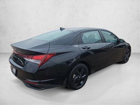 Used 2023 Hyundai Elantra SEL FWD image 7