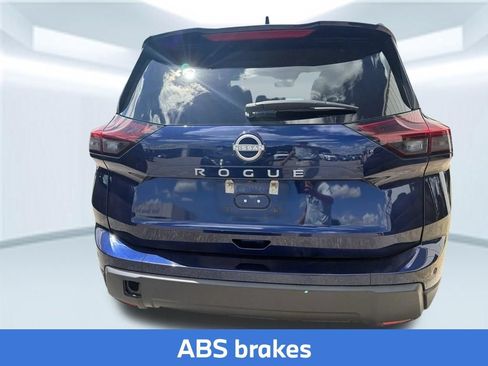 Used 2025 Nissan Rogue SV FWD image 9