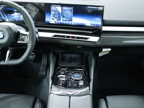 New 2027 BMW i5 eDrive40 w/ M Sport Package RWD image 13